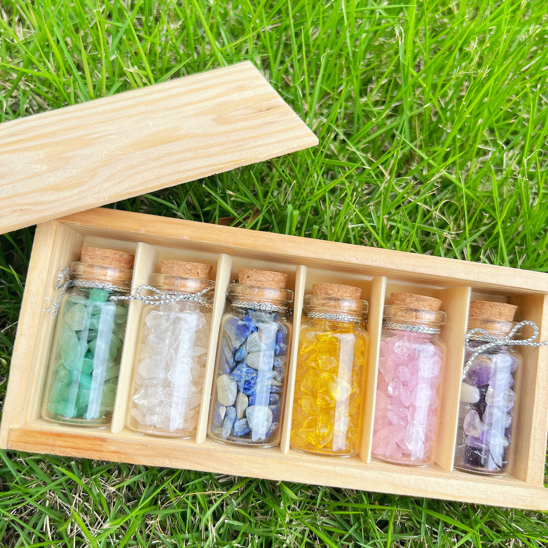 Assorted Customized Crystal Healing Chip Gemstone Bottle