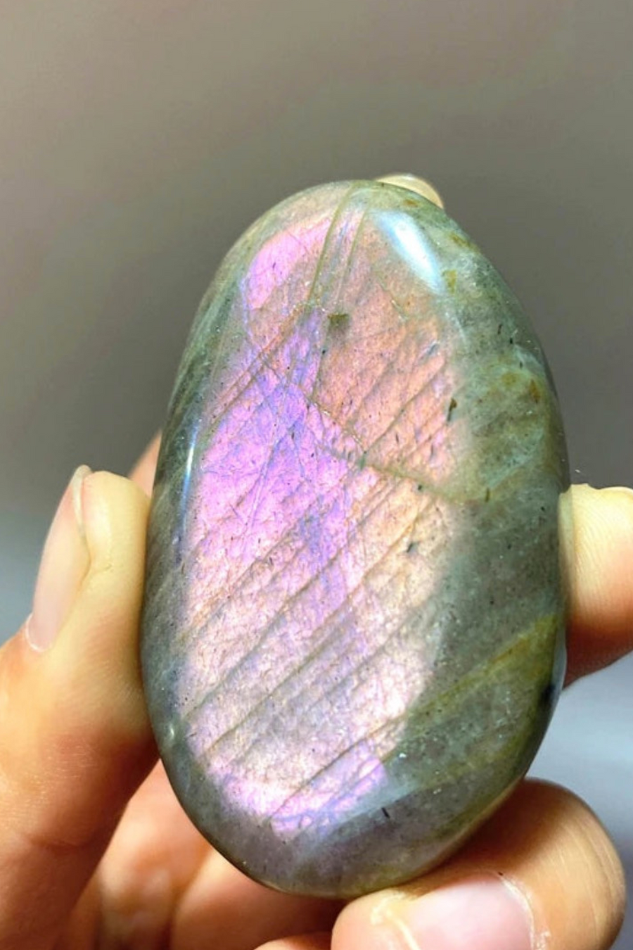 Natural Purple Flash Labradorite Palm Stone